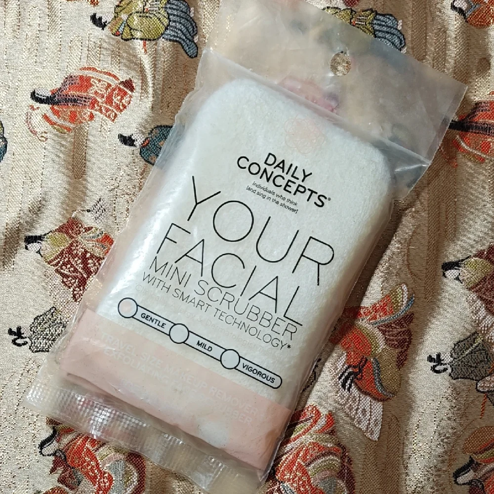 Daily Concepts Your Facial Mini Scrubber
